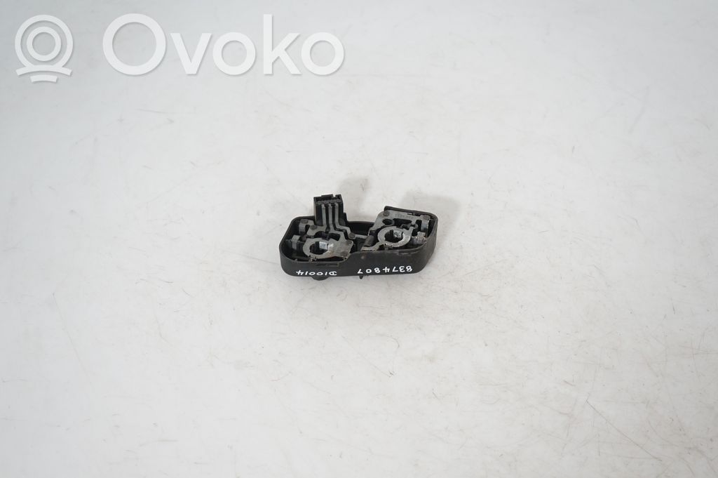 Tail light bulb cover holder (3)