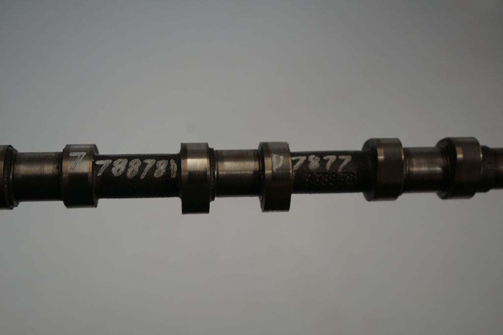 Camshaft (5)
