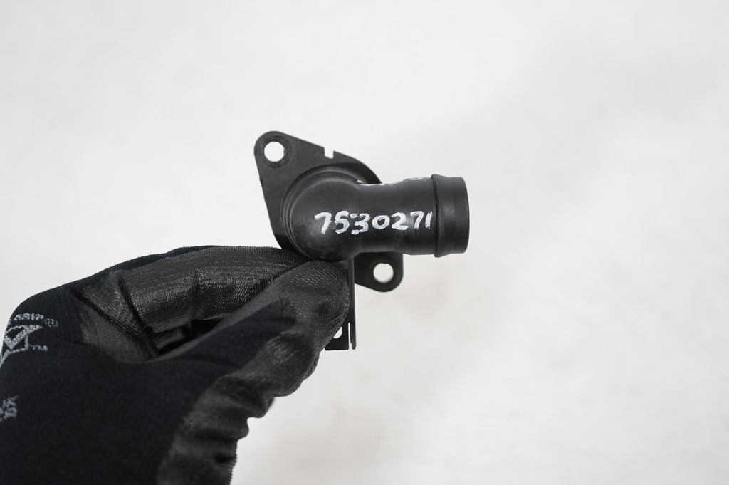 Breather hose/pipe (9)