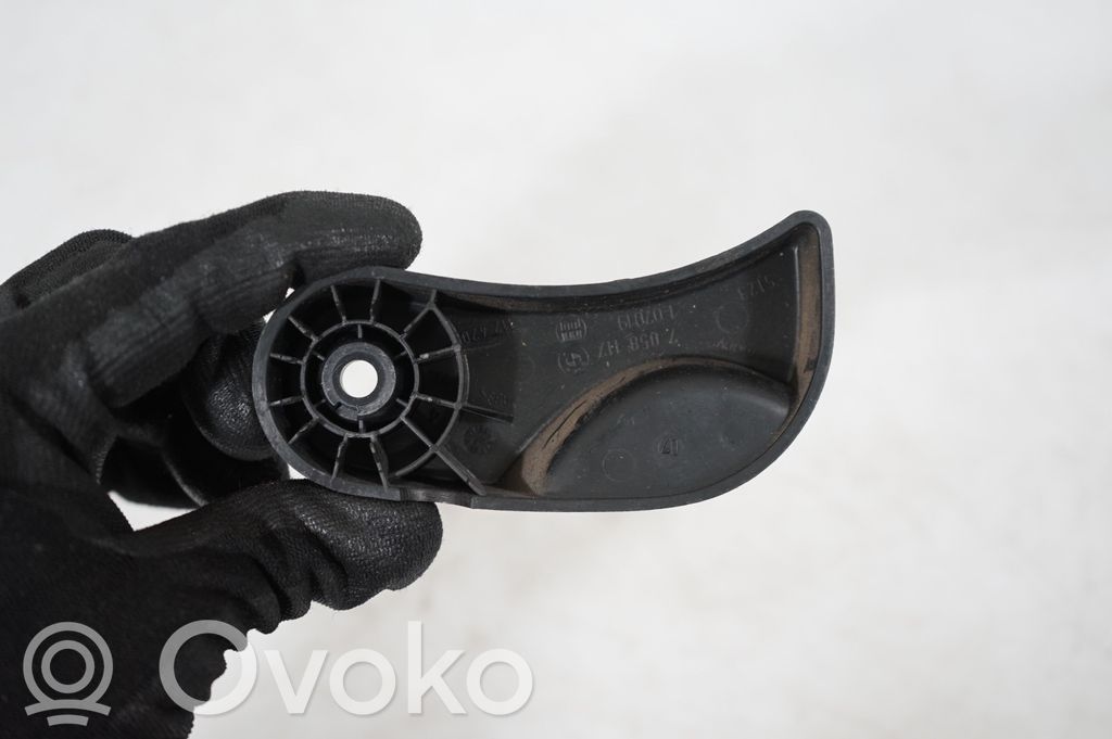 Engine bonnet (hood) release handle (6)