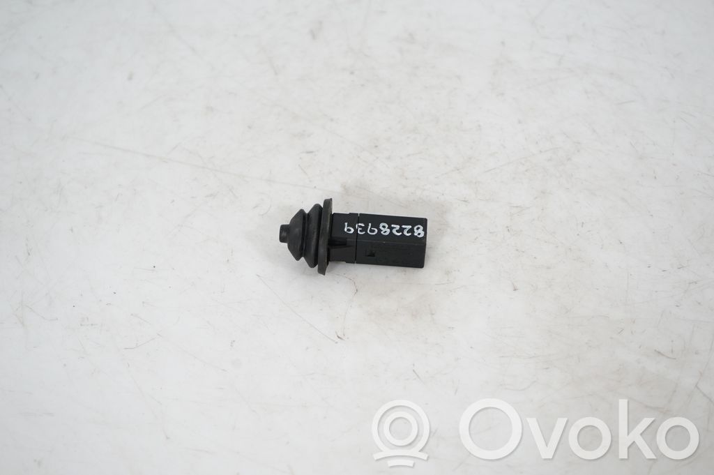 Fuel tank cap lock (3)