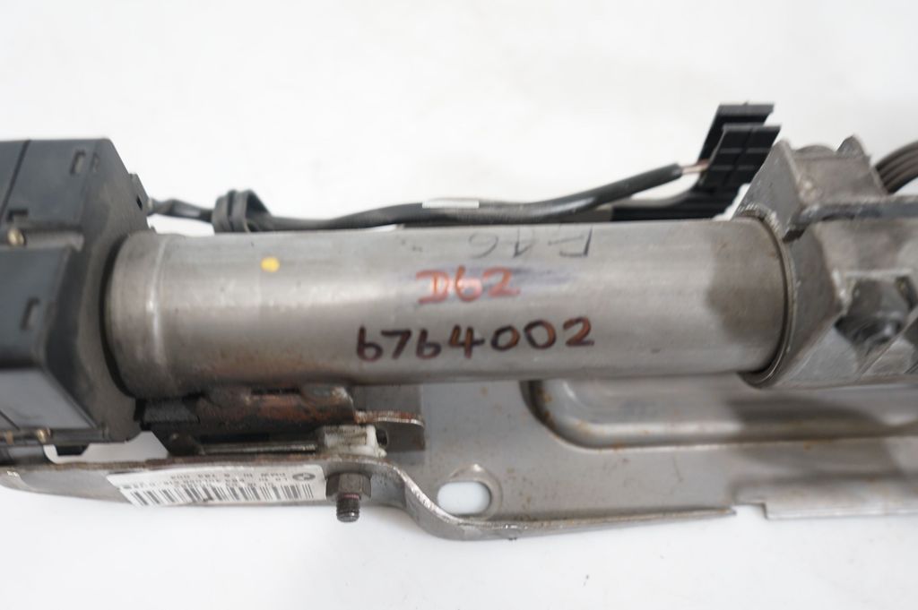 Steering wheel axle (10)