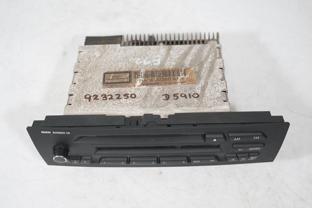 Radio/CD/DVD/GPS head unit (9)