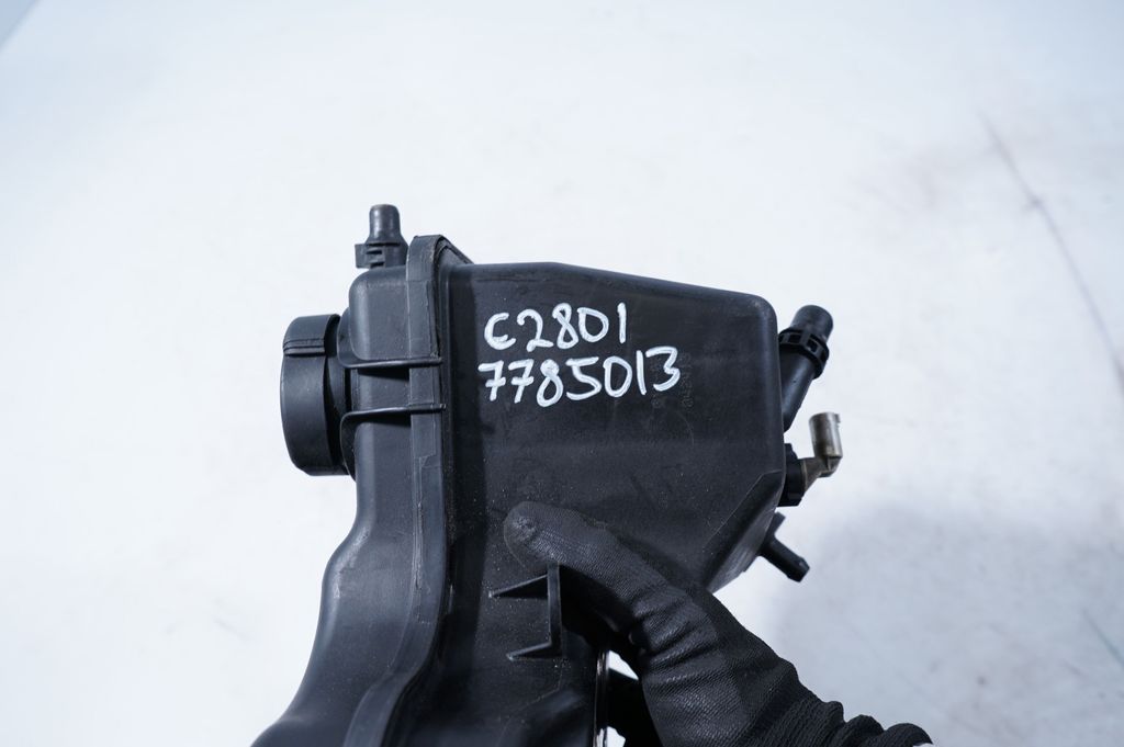 Coolant expansion tank/reservoir (7)