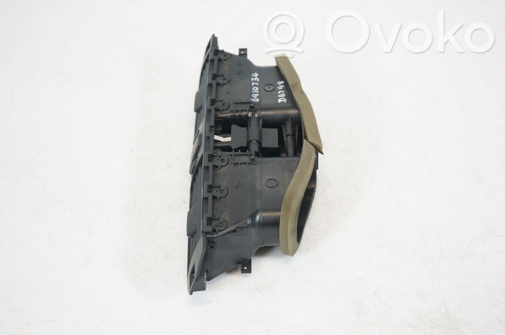 Dash center air vent grill (2)