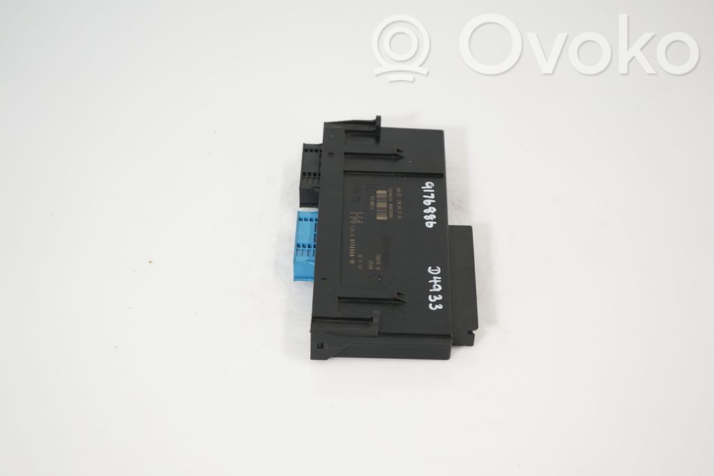 Comfort/convenience module (2)