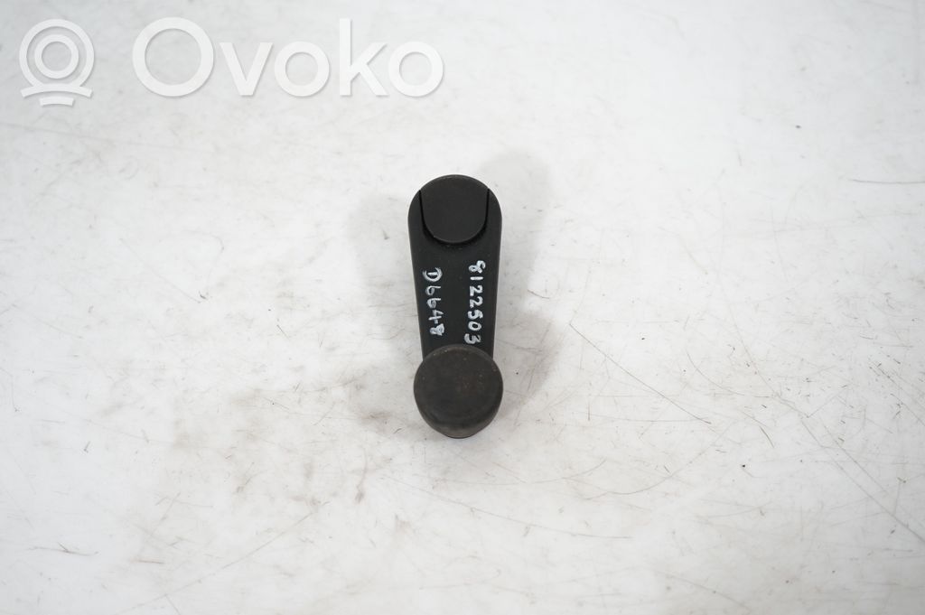 Rear door window winding handle (2)