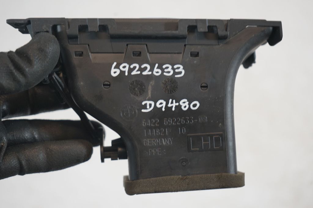 Dashboard side air vent grill/cover trim (8)