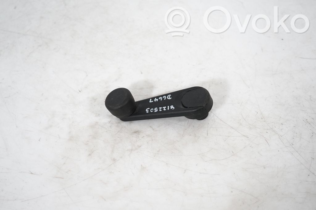 Rear door window winding handle (3)