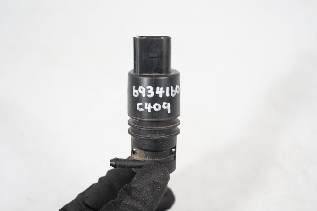 Windscreen/windshield washer pump (7)