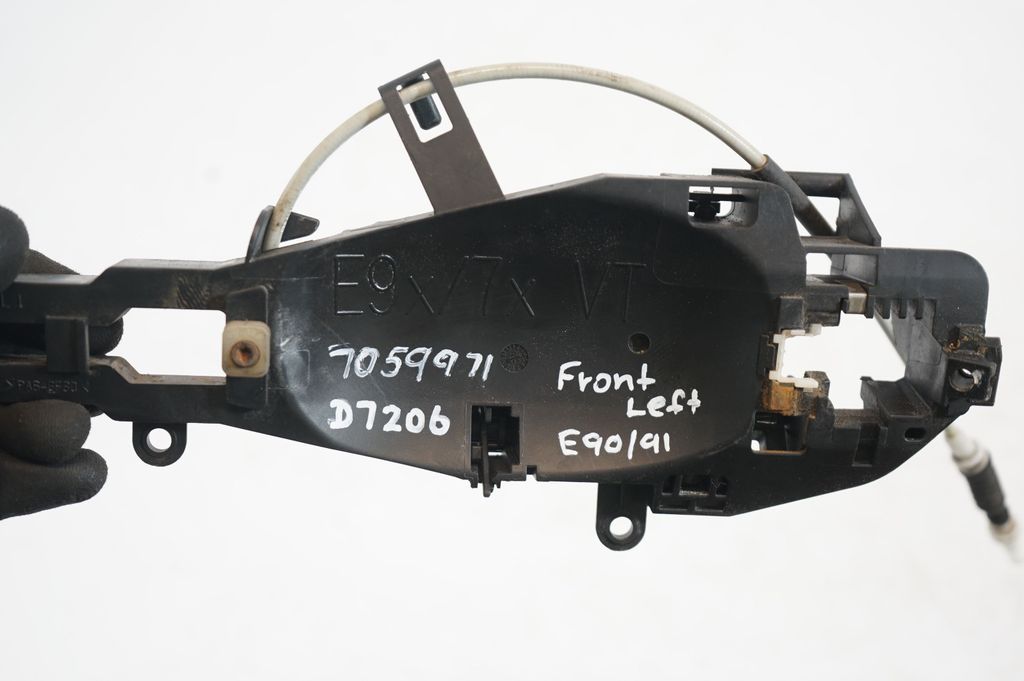 Front door exterior handle/bracket (7)