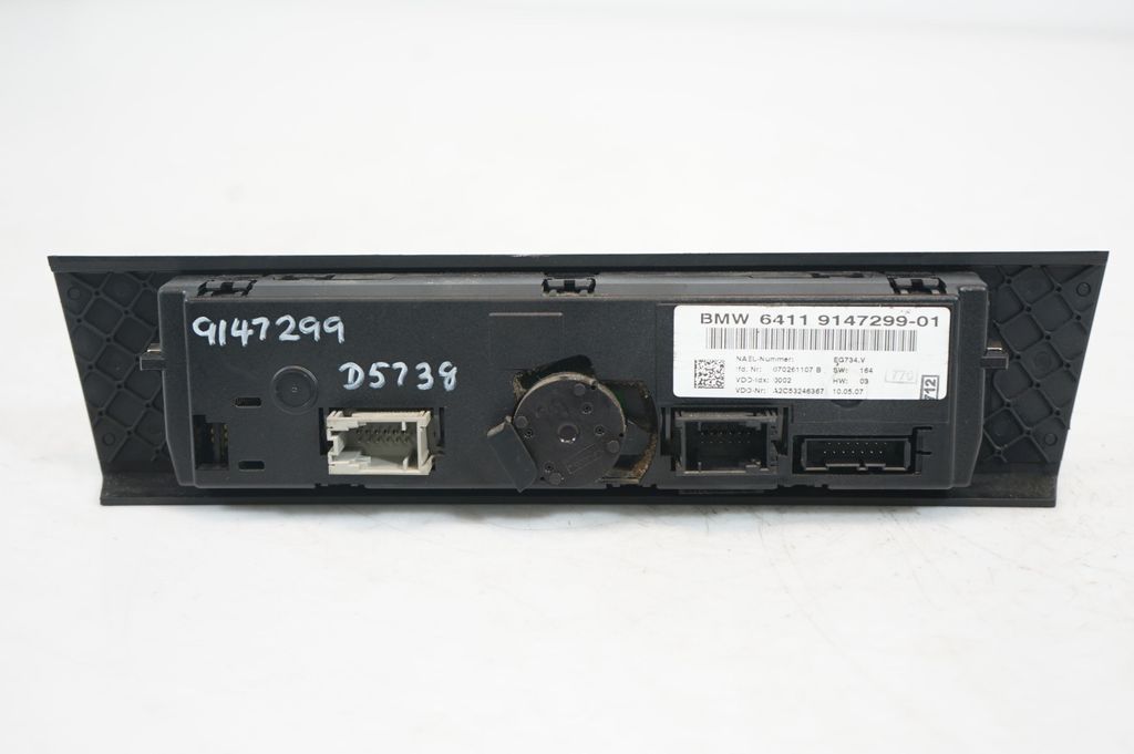Climate control unit (9)