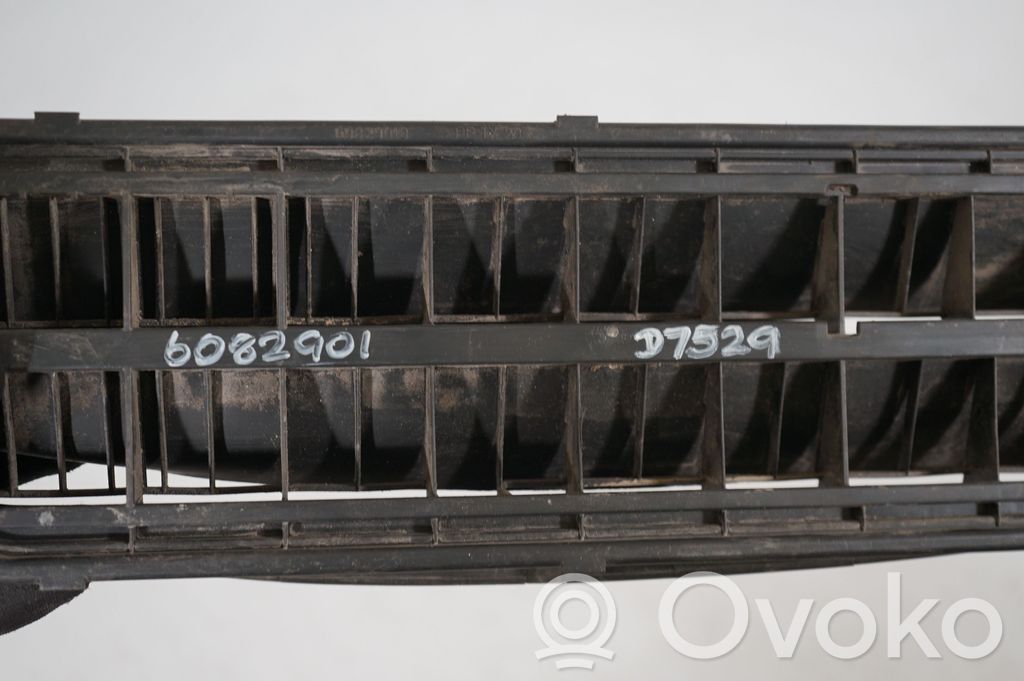 Quarter panel pressure vent (8)