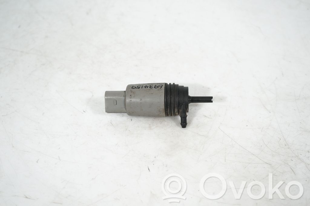 Windscreen/windshield washer pump (3)