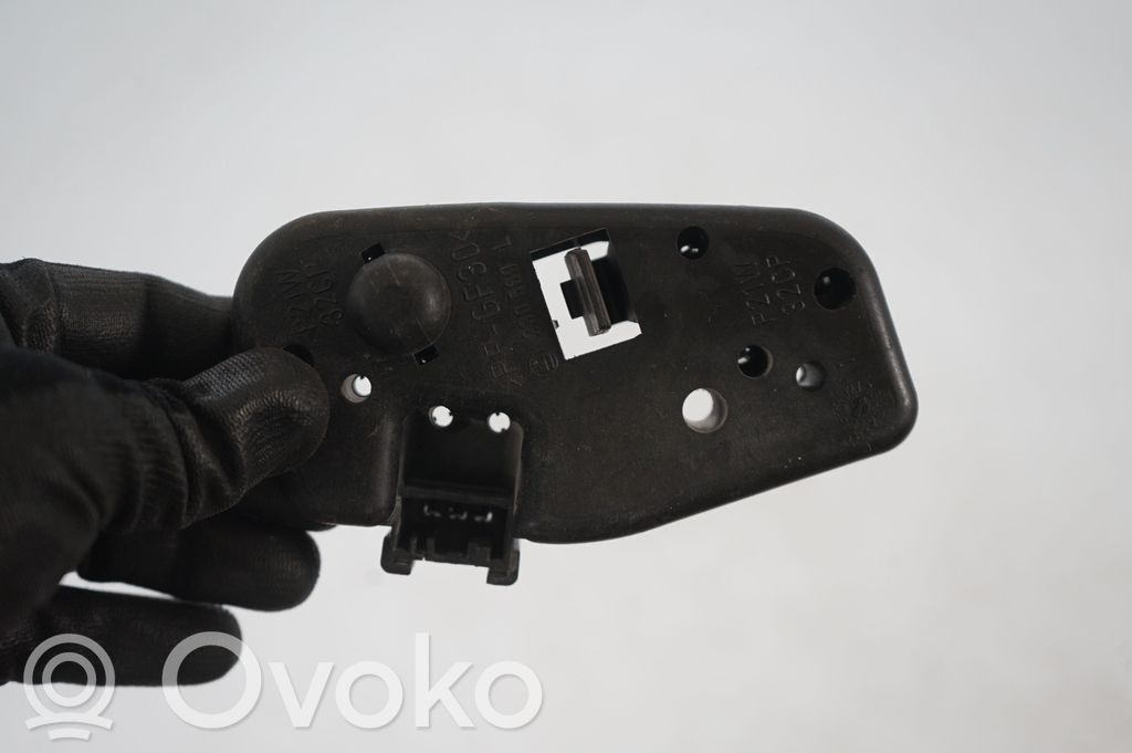 Tail light bulb cover holder (7)