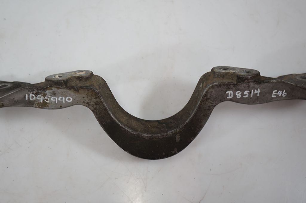 Rear differential/diff mount bracket (7)