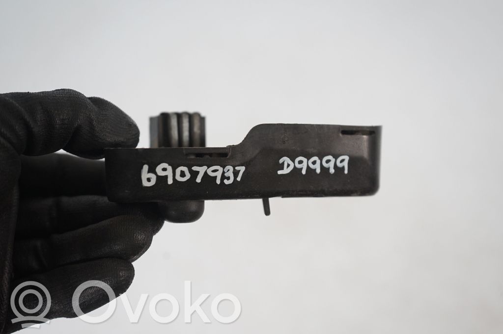 Tailgate rear/tail lights (8)