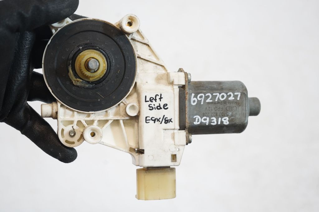 Front door window regulator with motor (8)