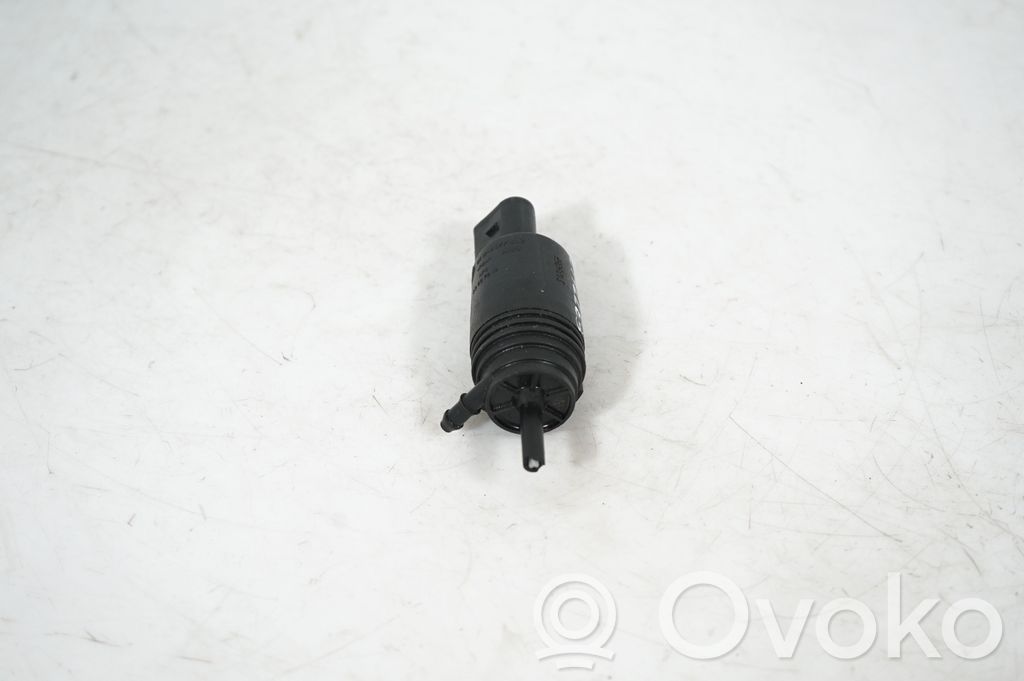 Windscreen/windshield washer pump (4)