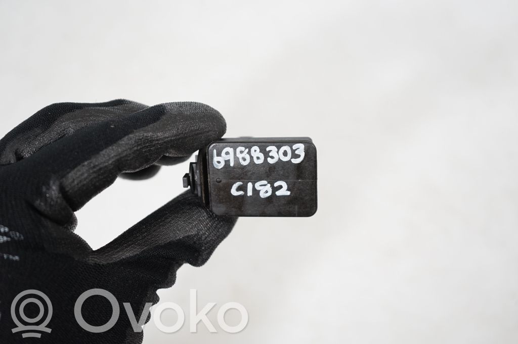 Air pressure sensor (7)