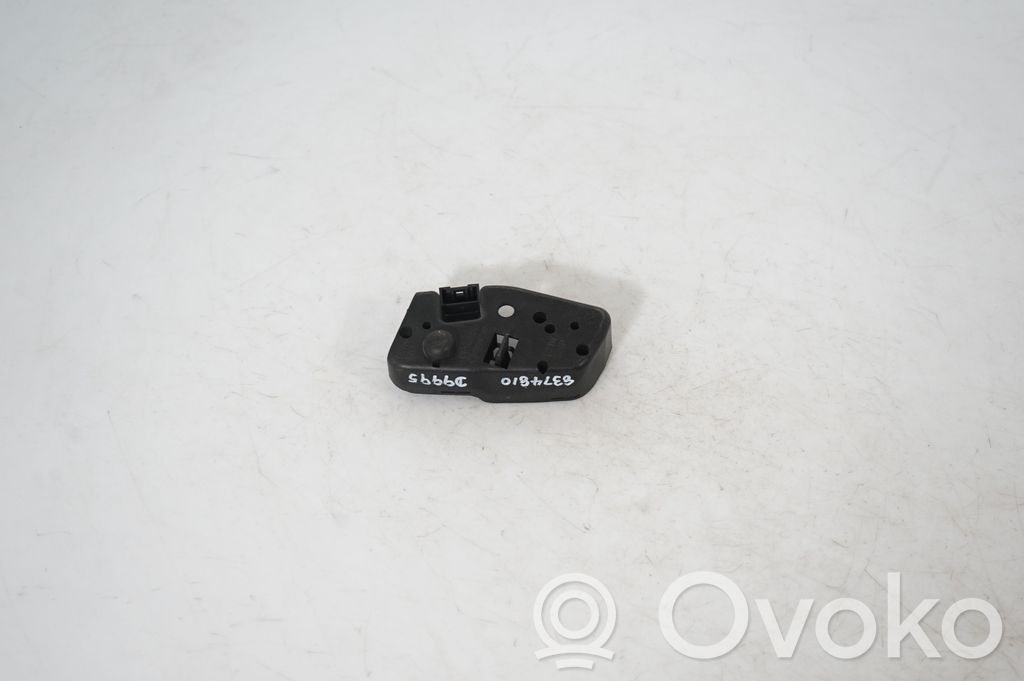 Tail light bulb cover holder (5)