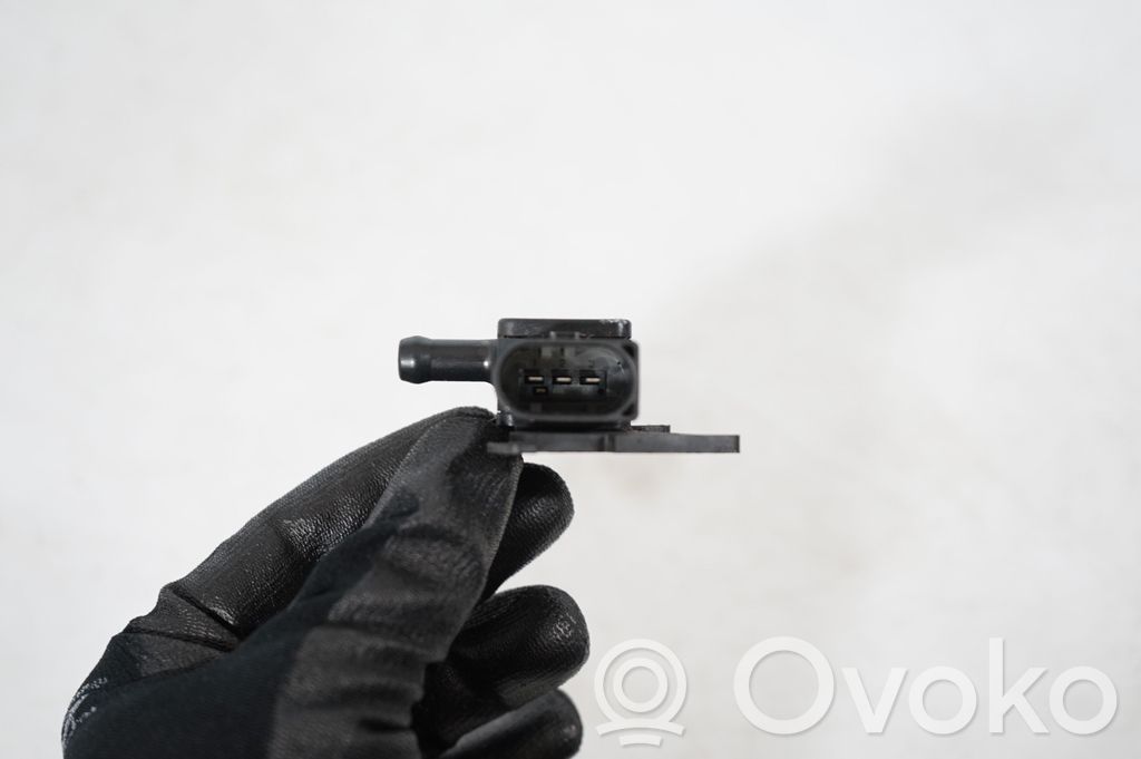 Exhaust gas pressure sensor (6)