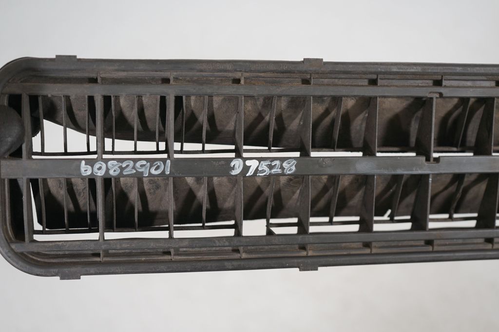 Quarter panel pressure vent (8)