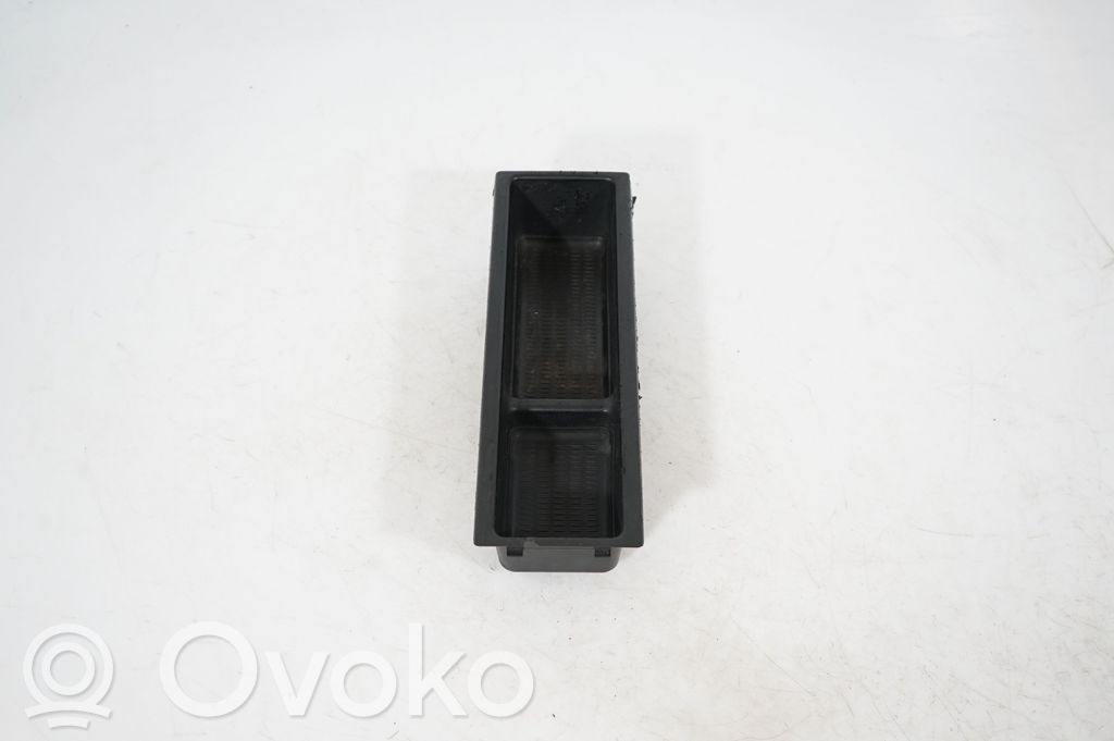 Glove box central console (2)