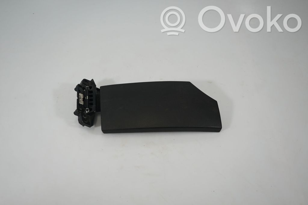 Armrest (4)