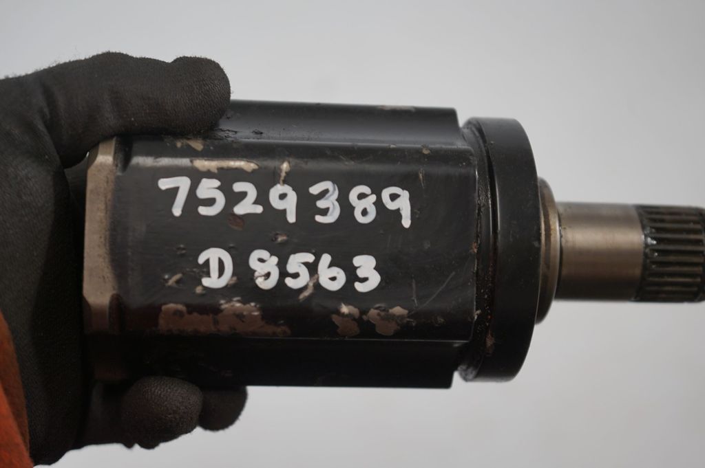 Front driveshaft (8)