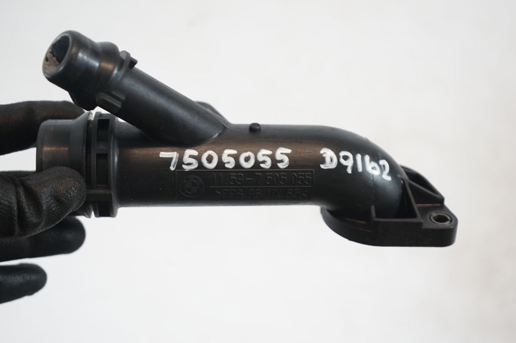 Engine coolant pipe/hose (8)