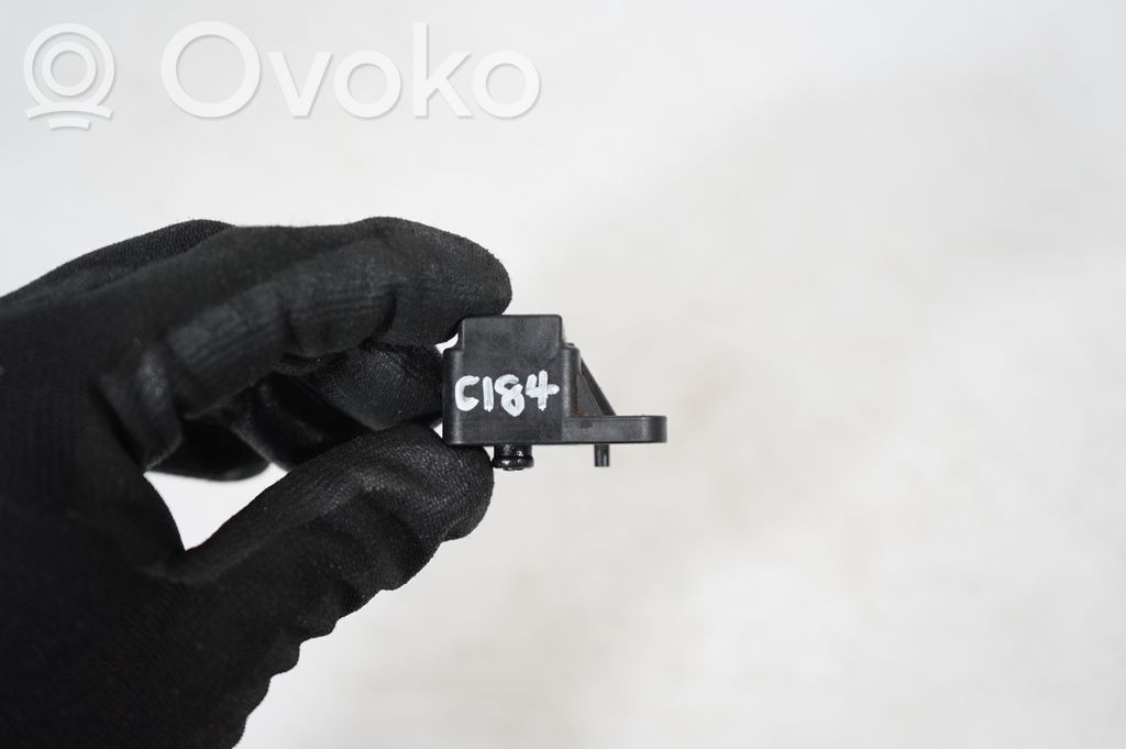 Air pressure sensor (8)