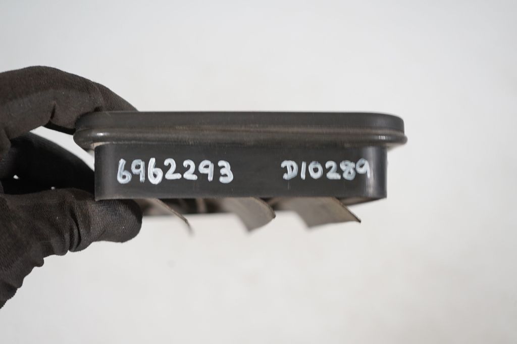 Quarter panel pressure vent (8)