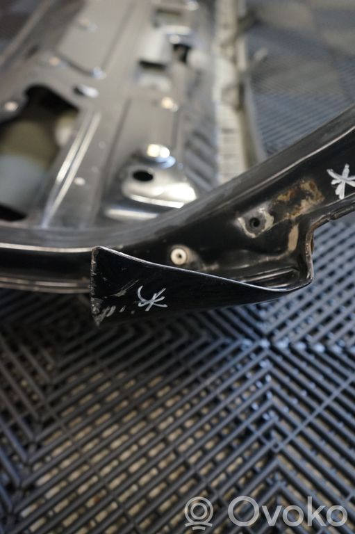 Tailgate/trunk/boot lid (8)