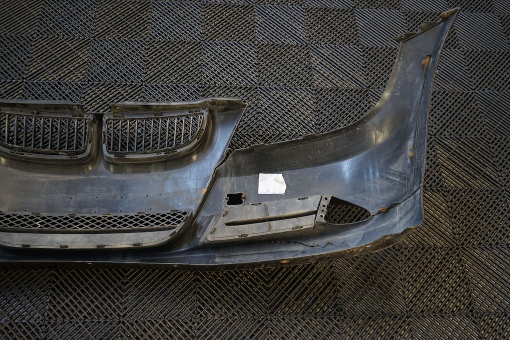 Front bumper (10)