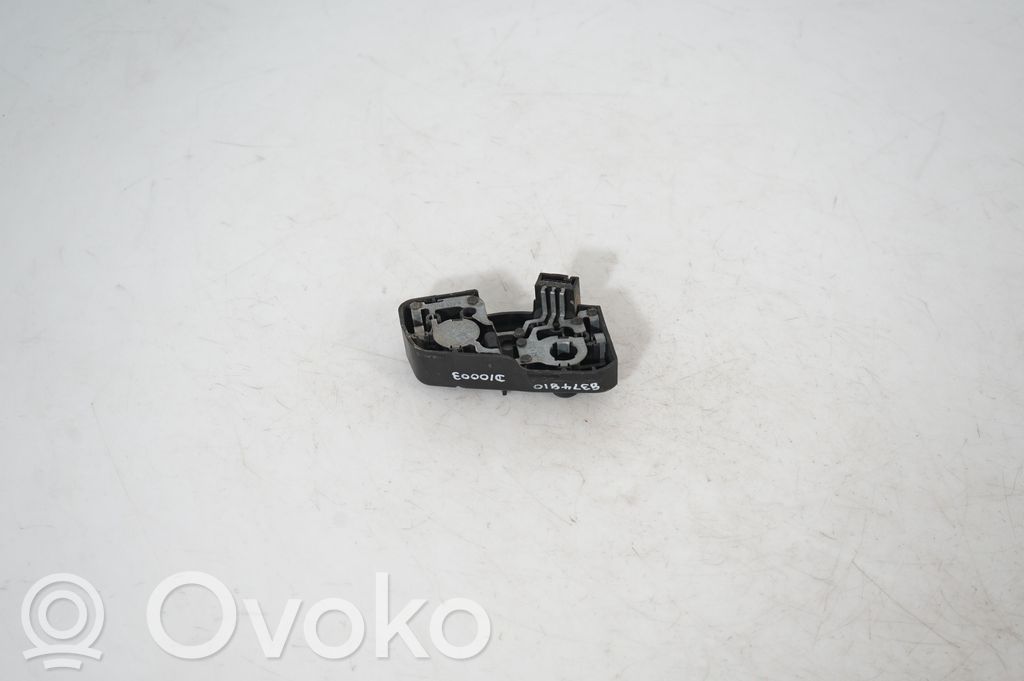 Tail light bulb cover holder (3)