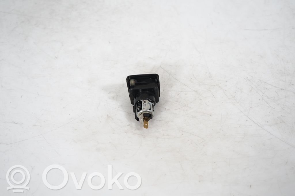 12 V Socket (rear) (3)