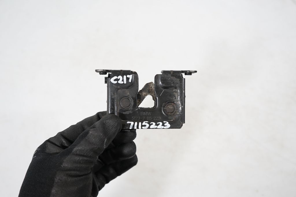 Engine bonnet/hood lock/catch (7)