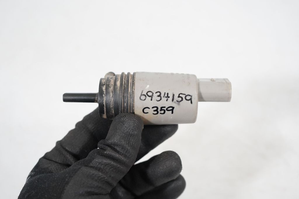 Windscreen/windshield washer pump (6)