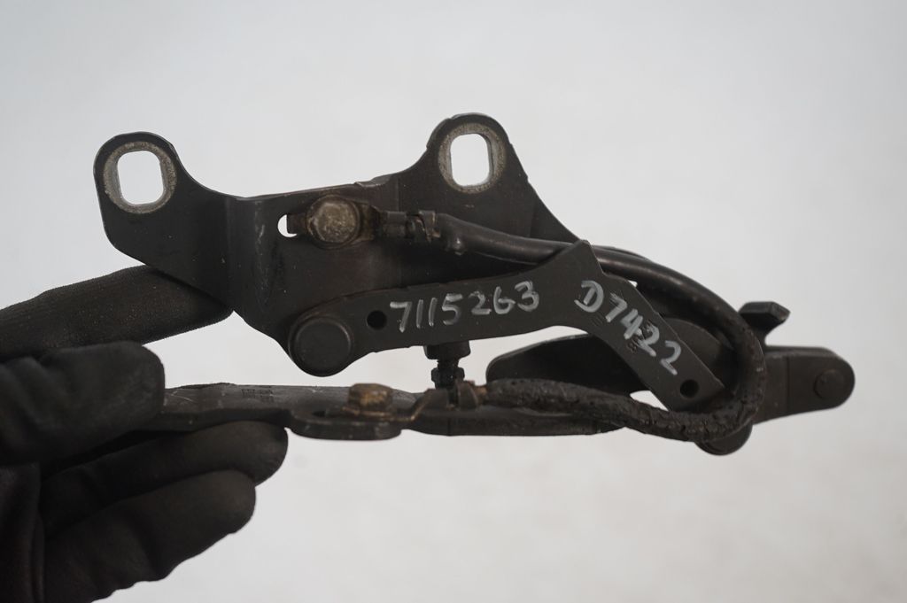 Engine bonnet/hood hinges (7)