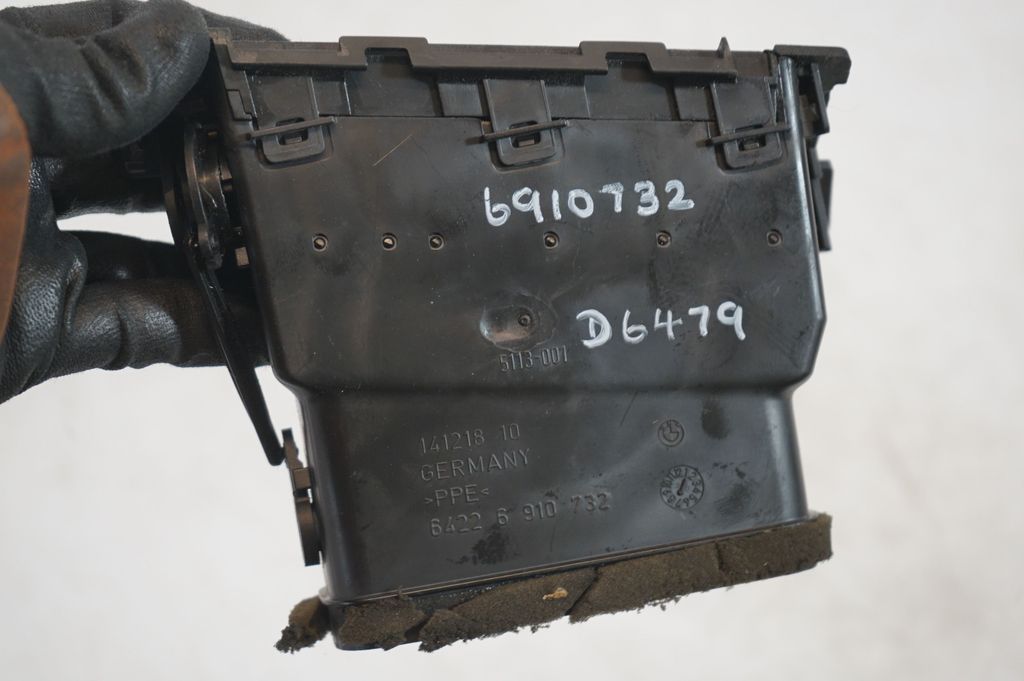 Dashboard side air vent grill/cover trim (8)