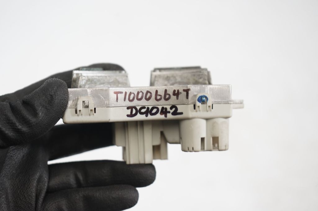 Heater blower motor/fan resistor (8)