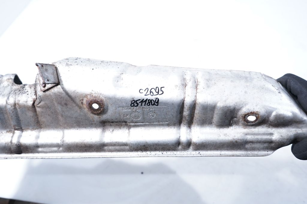 Driveshaft support bearing bracket (7)