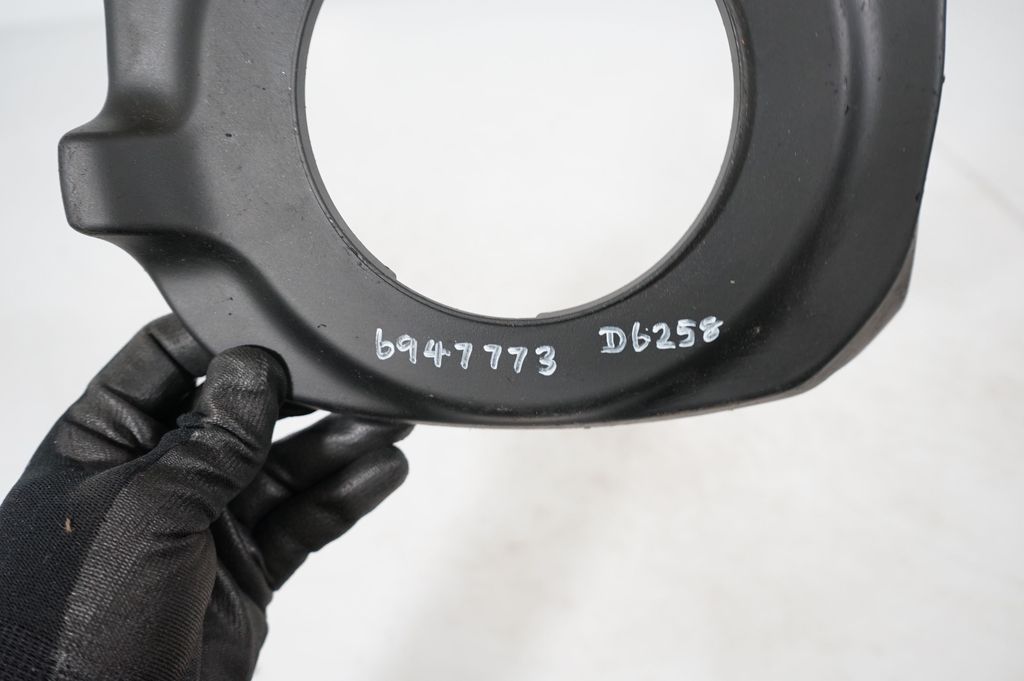 Steering wheel column trim (8)