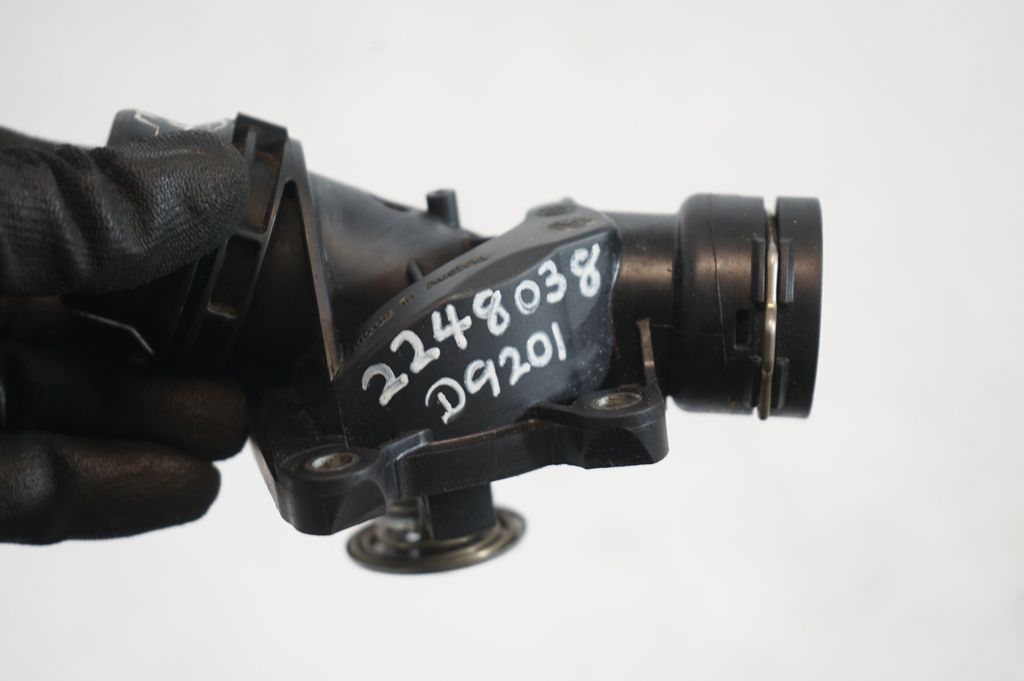 Thermostat/thermostat housing (9)