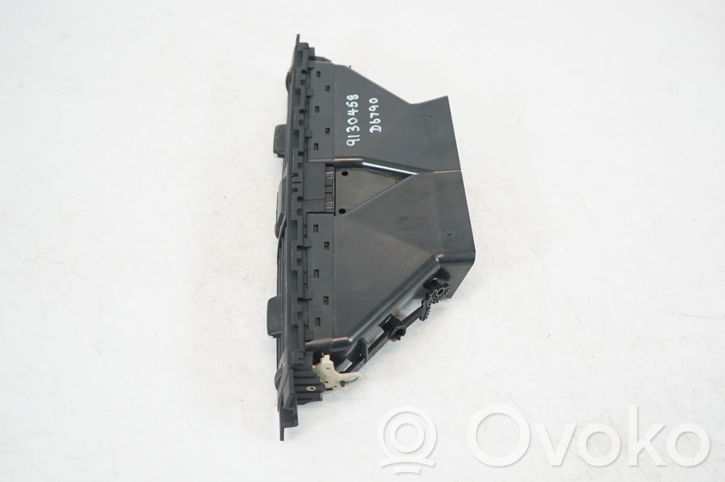 Dash center air vent grill (2)