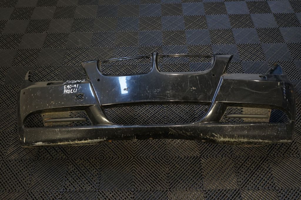 Front bumper (9)
