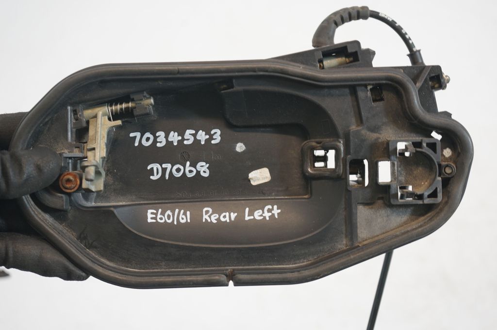 Rear door exterior handle (7)