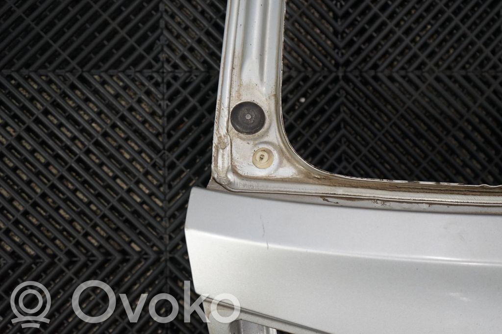 Tailgate/trunk/boot lid (8)