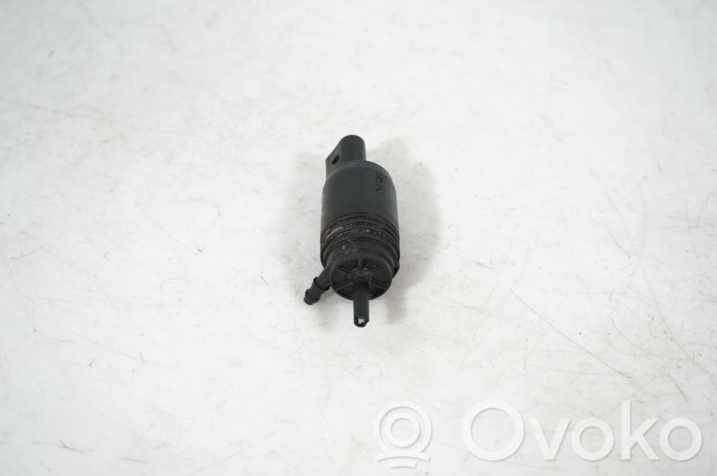 Windscreen/windshield washer pump (4)